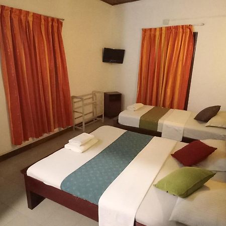 Days Inn B/B Kandy Dış mekan fotoğraf