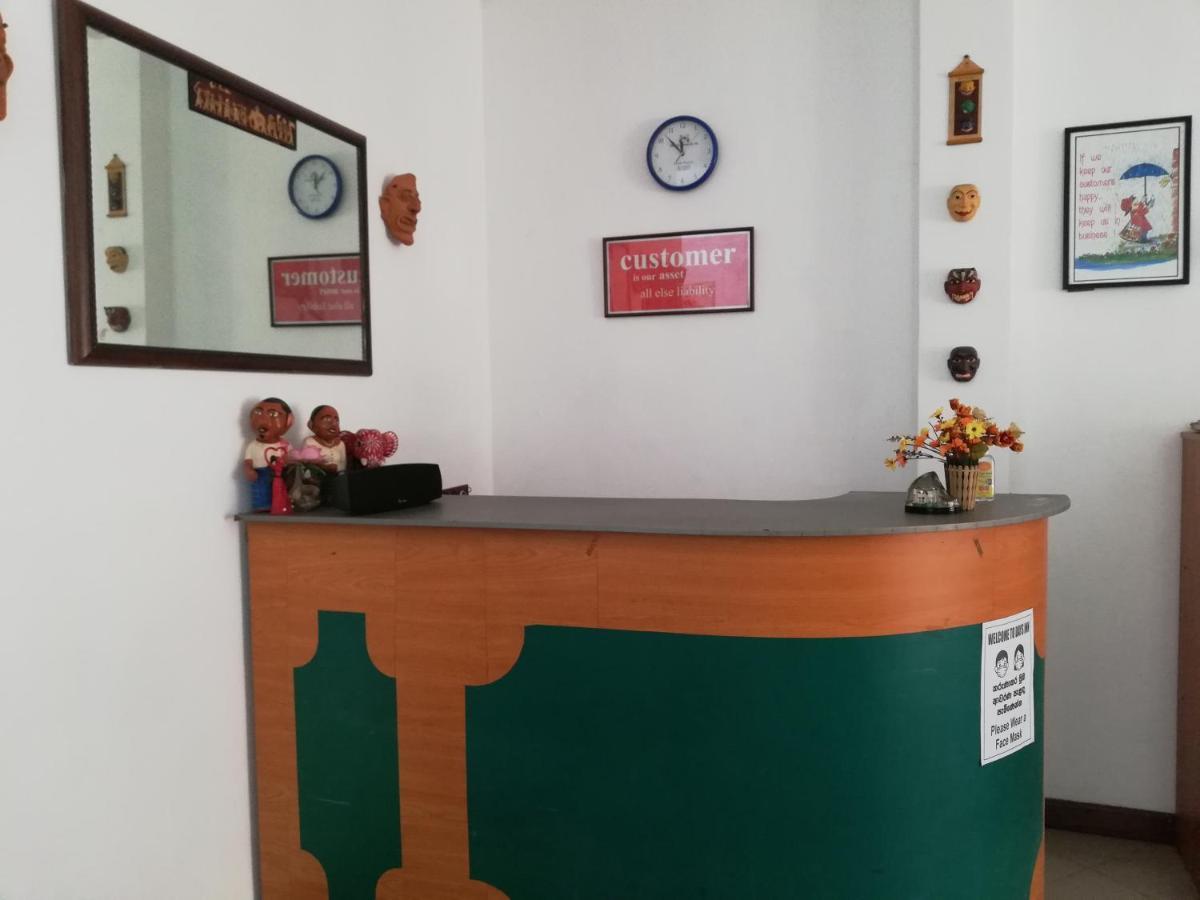 Days Inn B/B Kandy Dış mekan fotoğraf