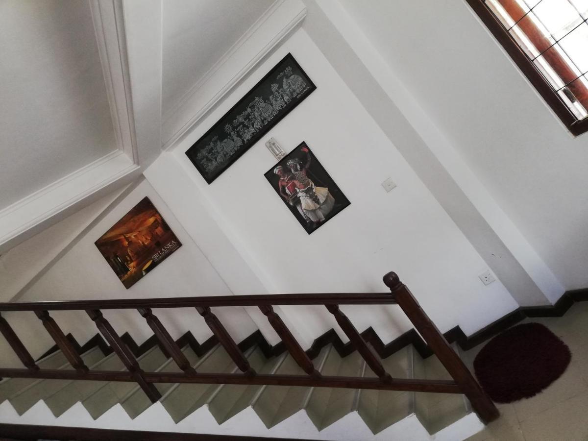 Days Inn B/B Kandy Dış mekan fotoğraf