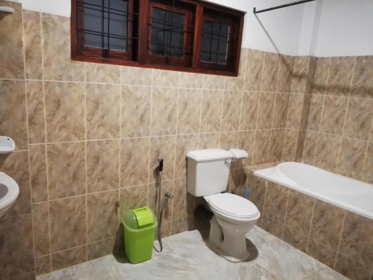 Days Inn B/B Kandy Dış mekan fotoğraf
