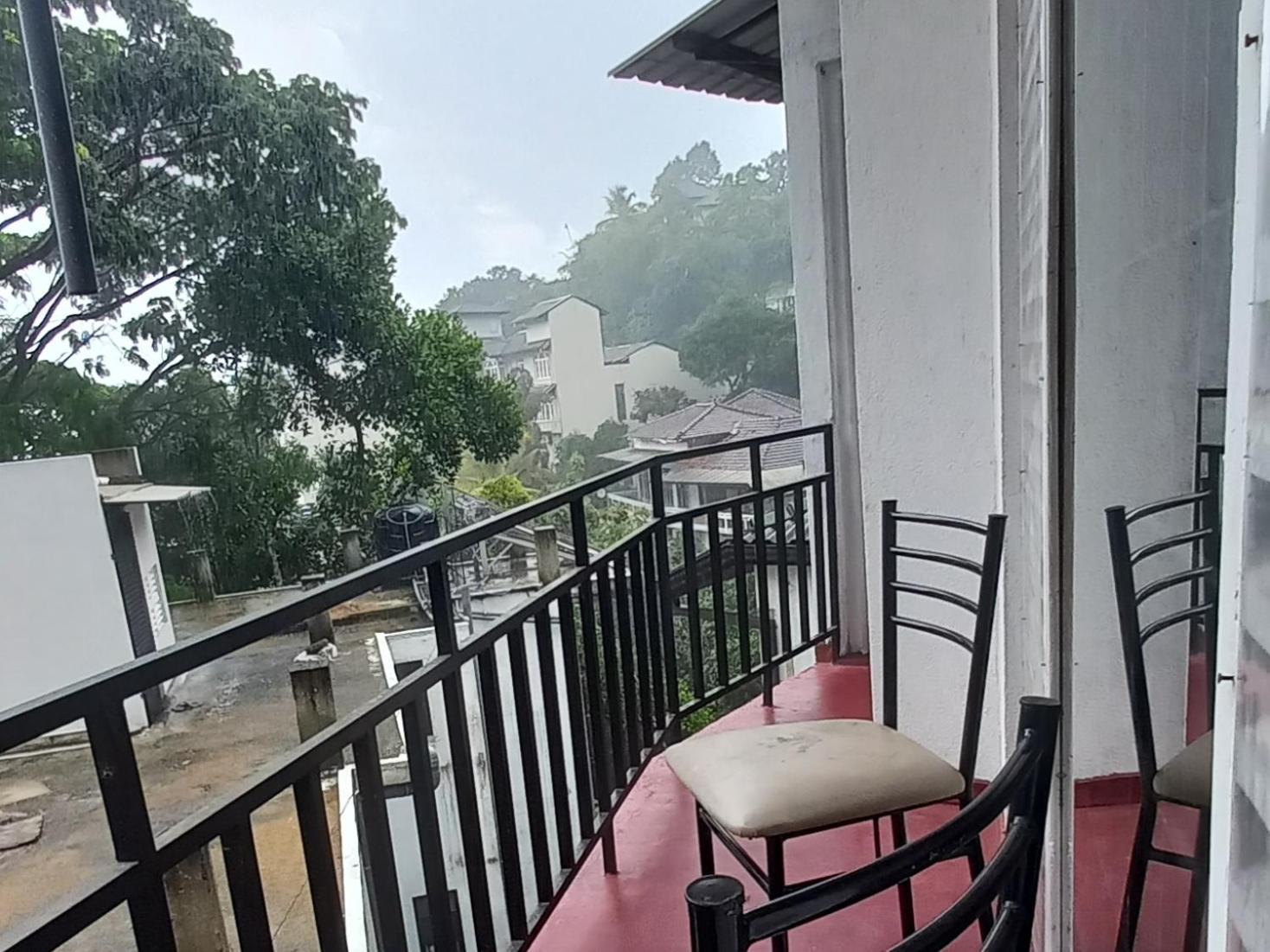 Days Inn B/B Kandy Dış mekan fotoğraf
